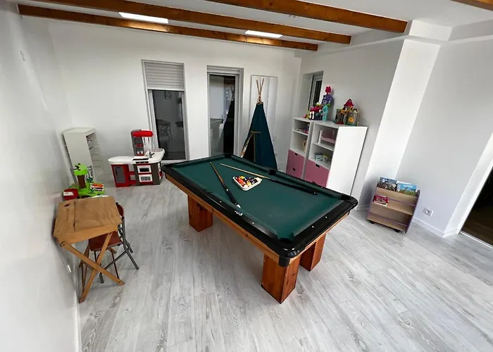 Maison Familiale 4 Chambres Avec Jardin Et Piscine