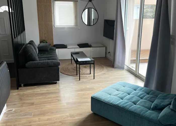 Maison Familiale 4 Chambres Avec Jardin Et Piscine
