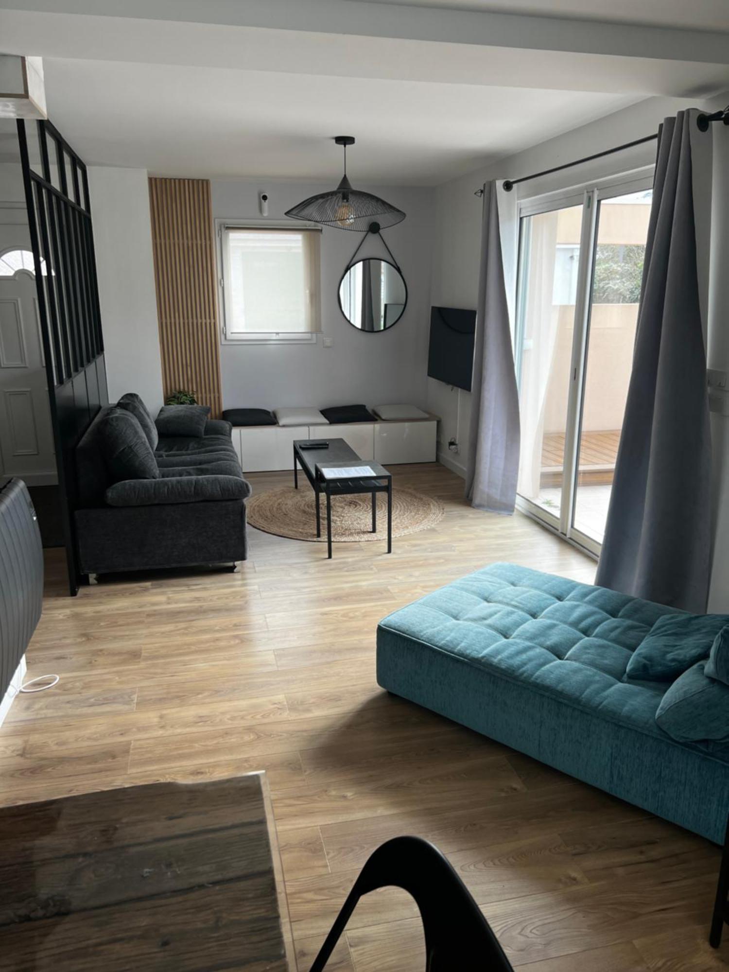 Maison Familiale 4 Avec Jardin Et Piscine *